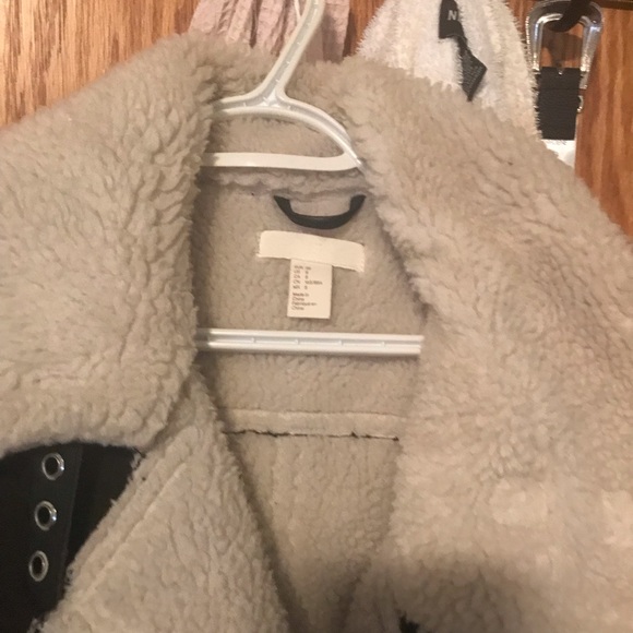Ladies coat - Picture 3 of 3